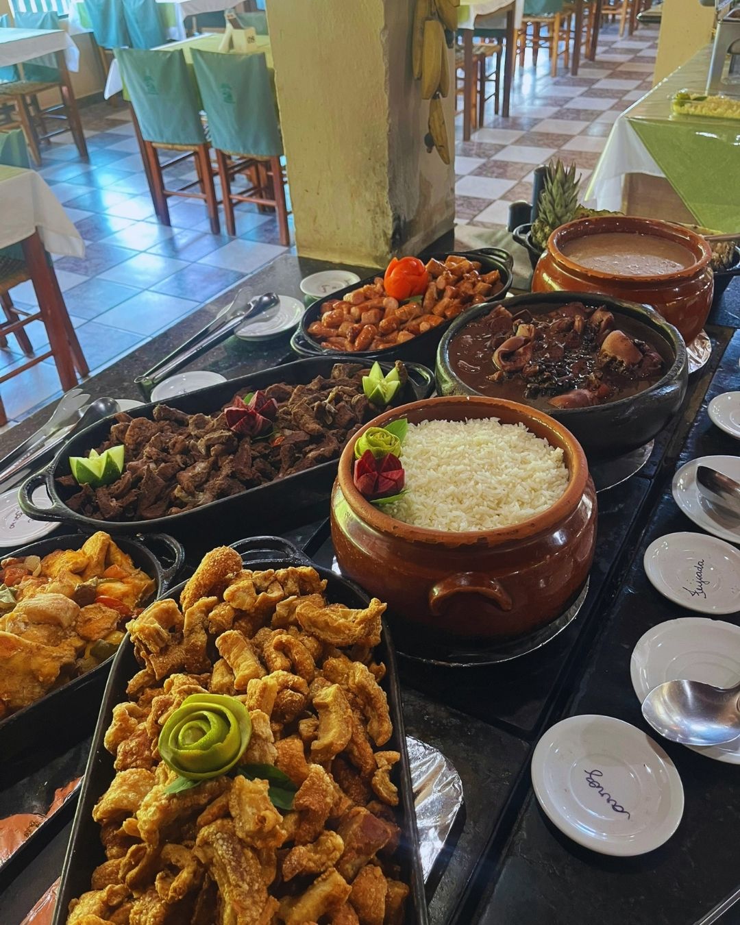 Buffet de comida de fazenda